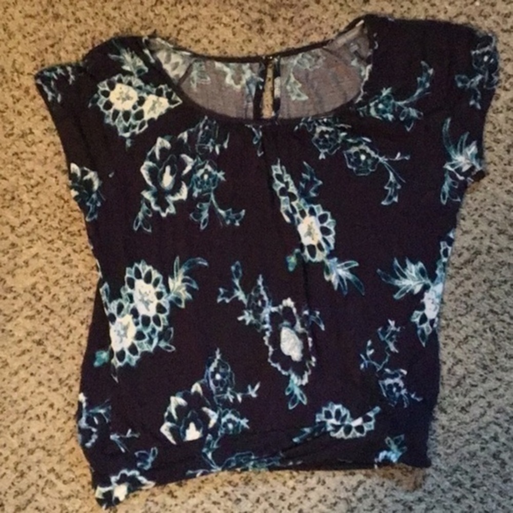 Daisy Fuentes Purple with White and Blue Flowers‎ size medium